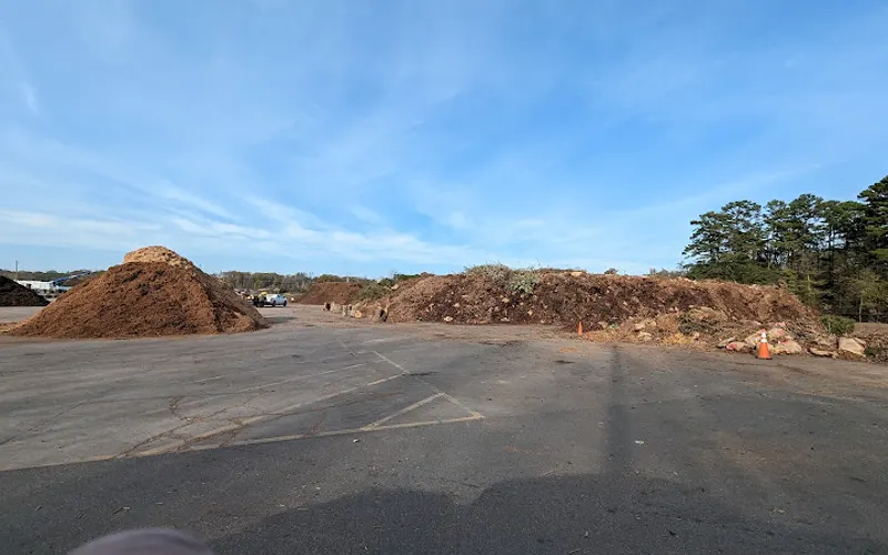 Compost Central Recycling Center — Recycling center