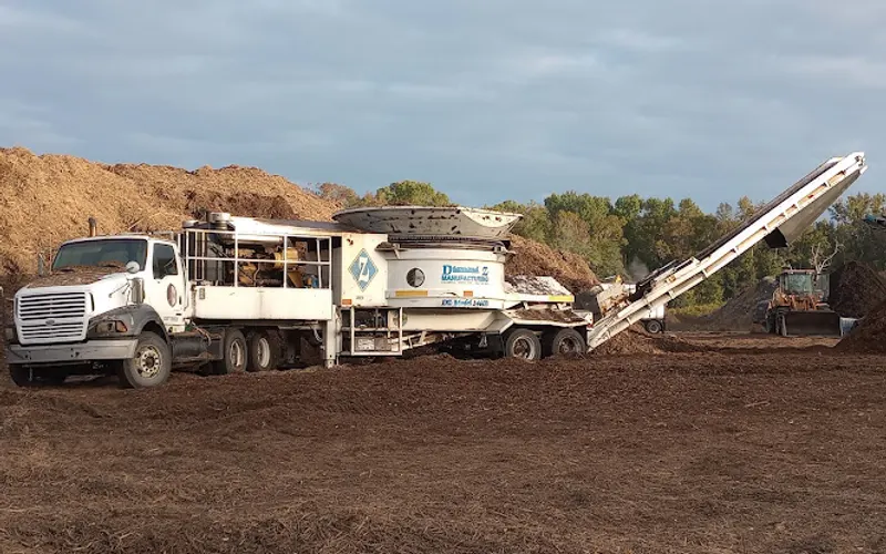 Daly Organics- Mulch, Compost and Topsoil — Mulch supplier