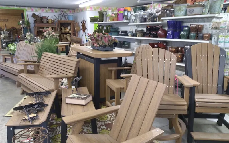 Pizzute’s Plant-N-Thyme — Garden center
