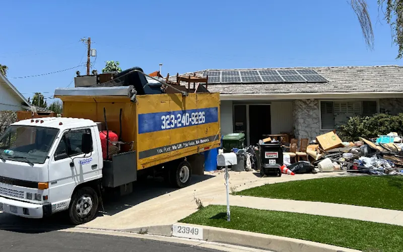 Junk Junk Los Angeles: Junk Removal And Demolition — Junk removal service