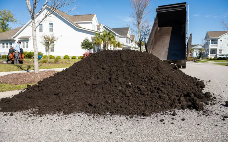 Lowcountry Mulch Inc — Mulch supplier
