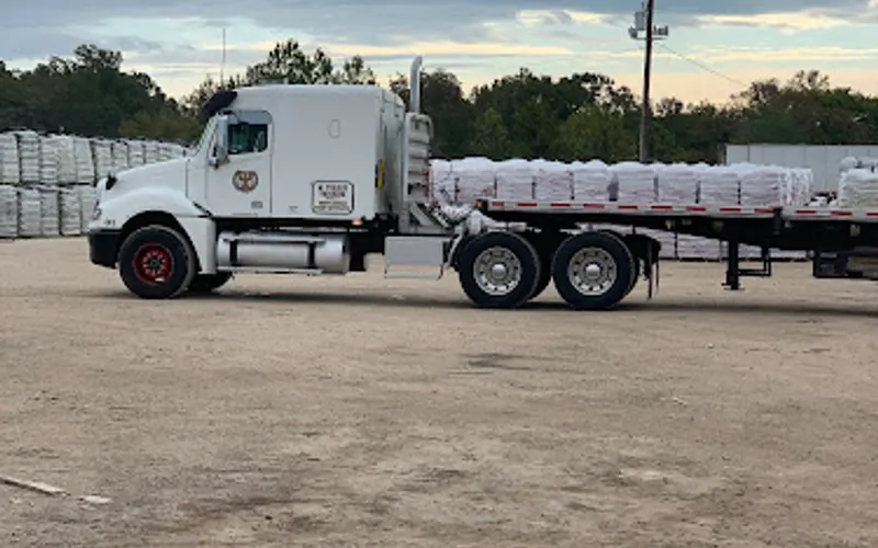 Oldcastle Lawn and Garden — Mulch supplier