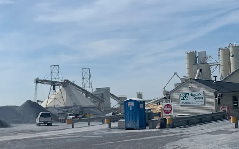 Rohrer's Quarry — Crushed stone supplier