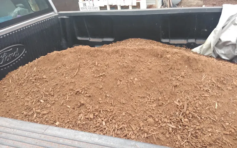 Scoops — Mulch supplier