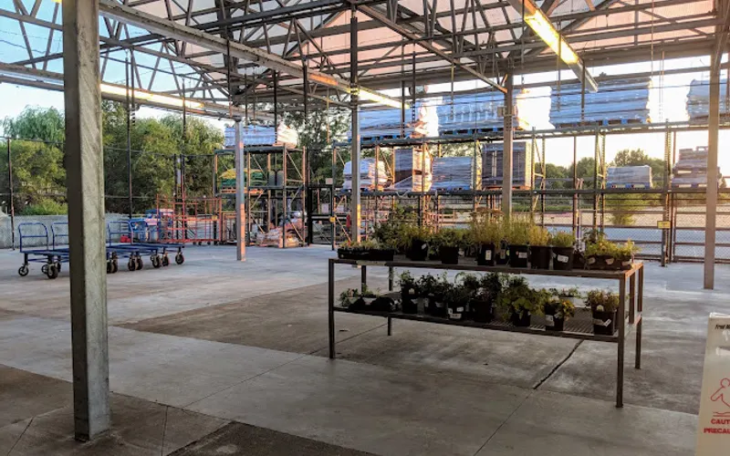 Fred Meyer Garden Center — Garden center