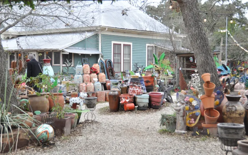 Gruene Gardens — Garden center