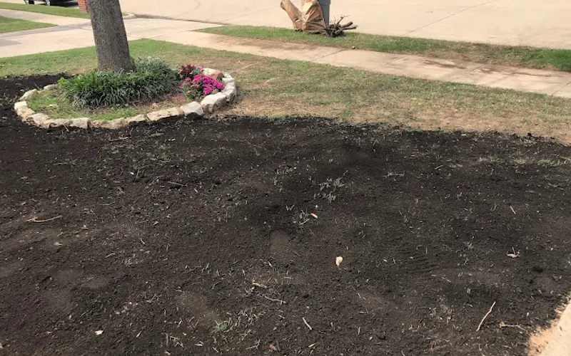Dyno Dirt — Mulch supplier