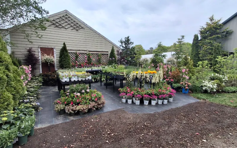 Beacon Gardens at Brick Kiln Farm — Garden center